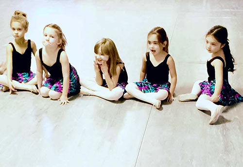Introduction to Dance by Story Dancing ages 2-3 (with adult)